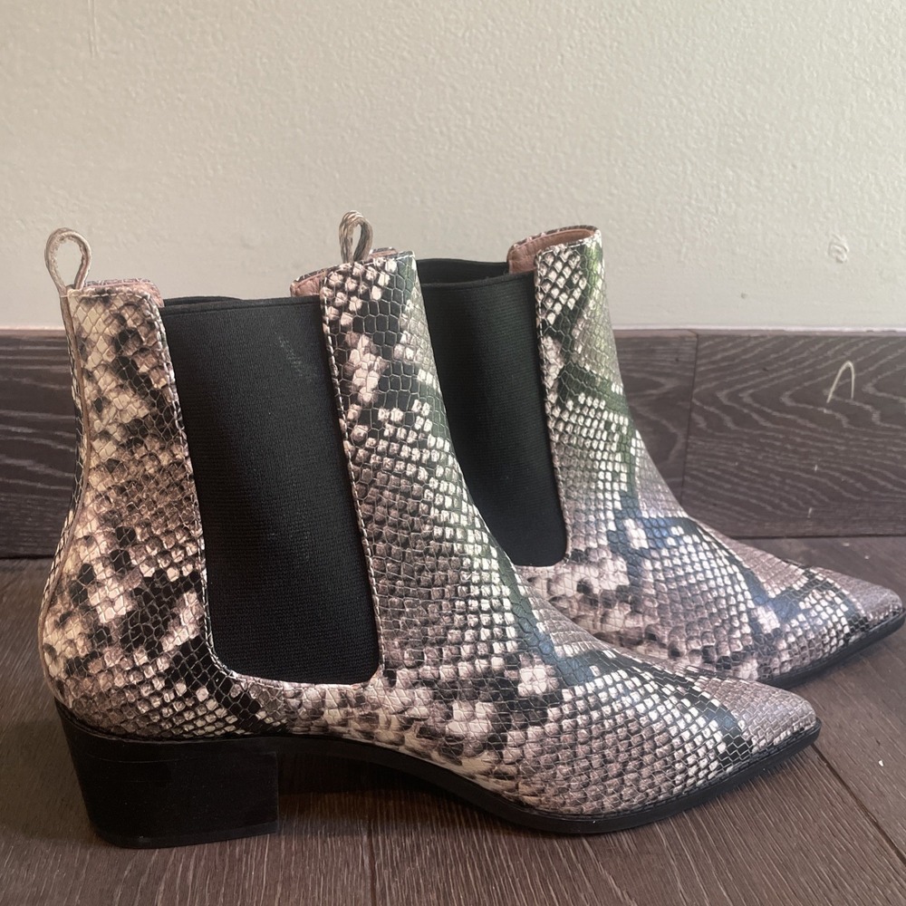 Matiko Jillian Point Toe Bootie Snake Skin Size‎ 39 Brand New